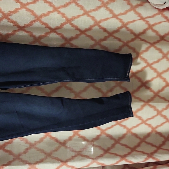 Levi's Jeans - Picture 2 of 4